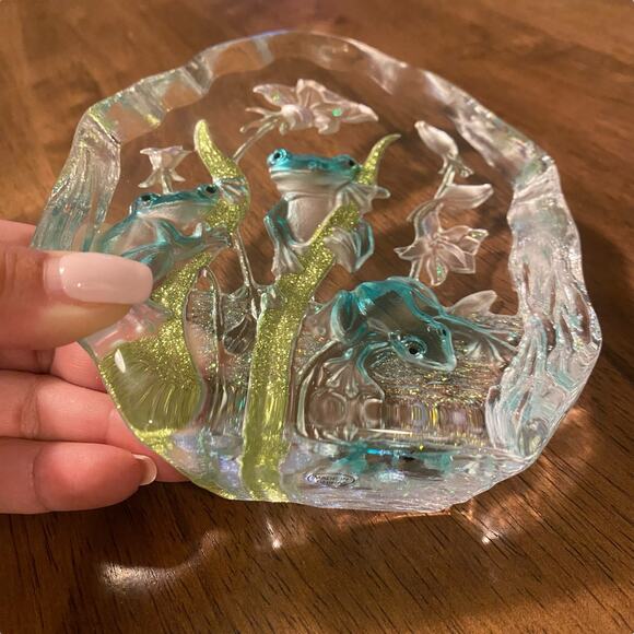 Crystal Glass Paperweight Cut Etched Design Frogs And Flowers Underwater Scene - Picture 12 of 16